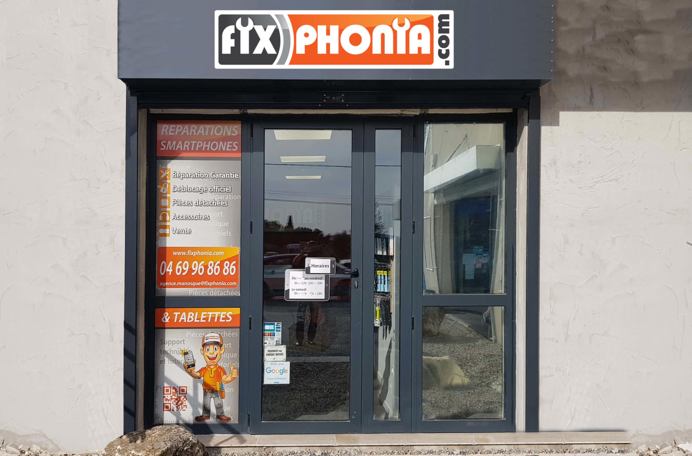 Devanture d'une boutique de la franchise Fix Phonia